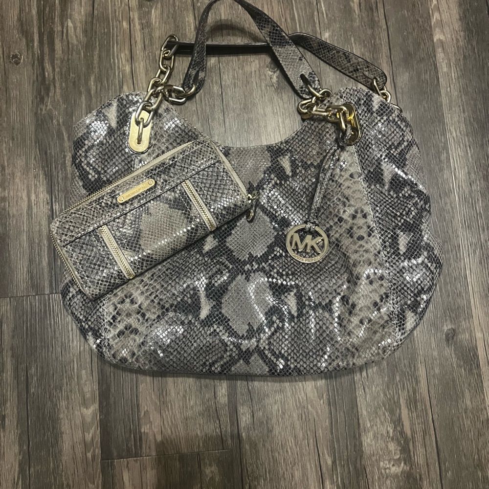 Michael Kors Gray Snake Print Women's Bag with matching wallet